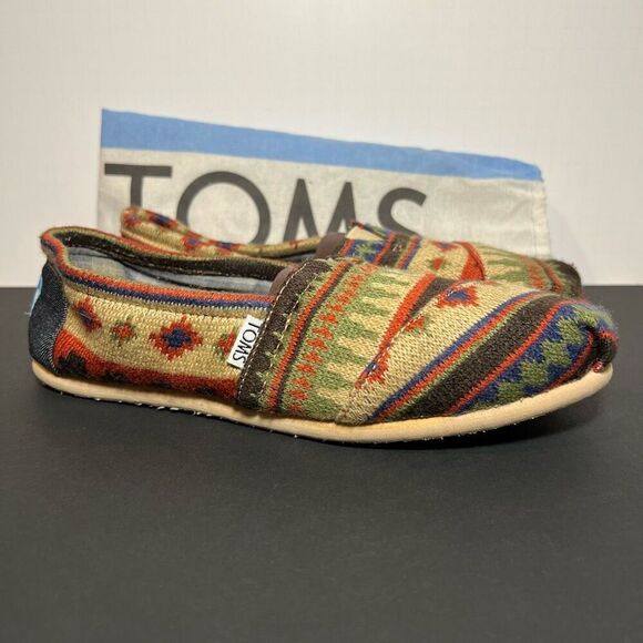 Womens TOMS Aztec Tribal Print Slip On Loafers / Size 8 - Picture 1 of 7